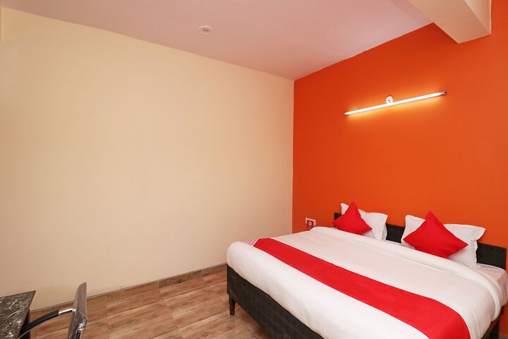 Room 8 of 34
