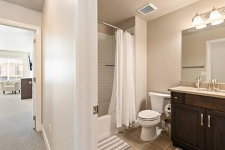 Room 4 of 48