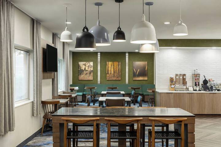 Breakfast/Coffee Service 13 of 15