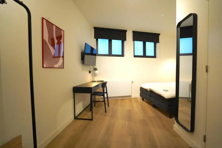 Room 4 of 14