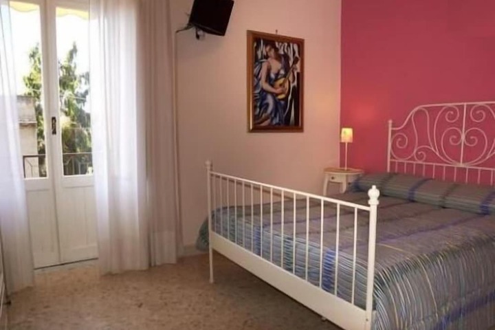 Room 11 of 52