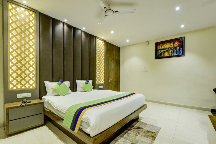 Room 17 of 53