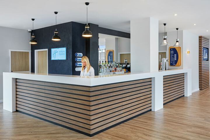 Hotel Entry