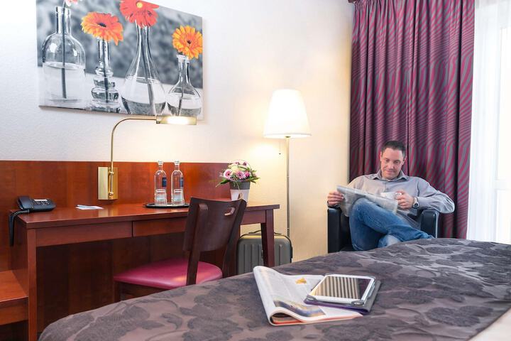 Room 9 of 49