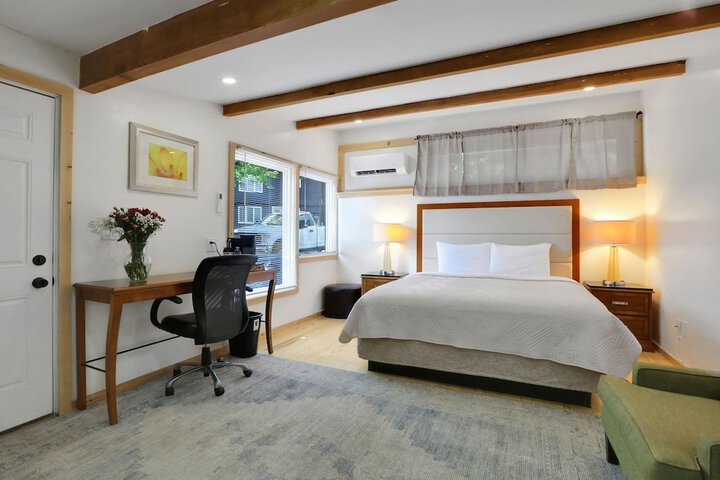 Room 8 of 22
