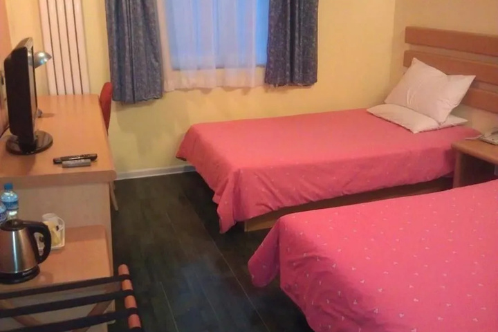 Room 3 of 7