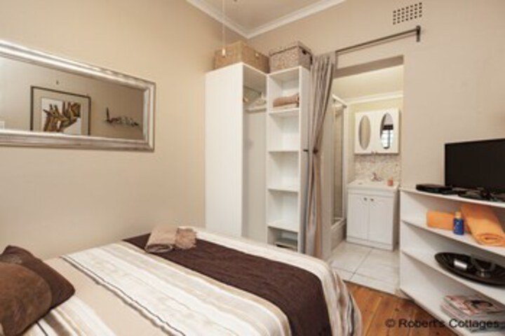 Room 32 of 34