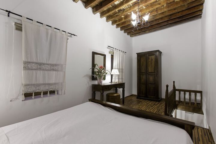Room 6 of 29