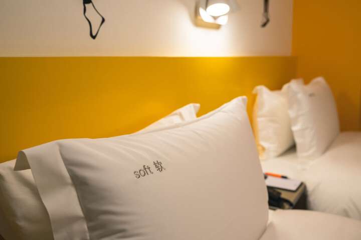 Room 12 of 24