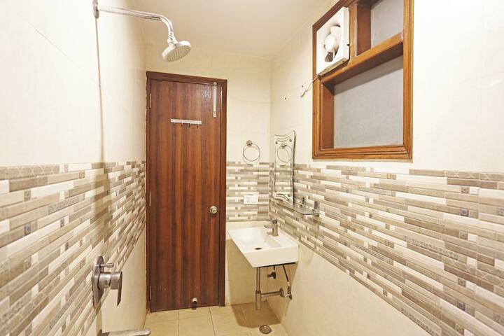 Room 43 of 63