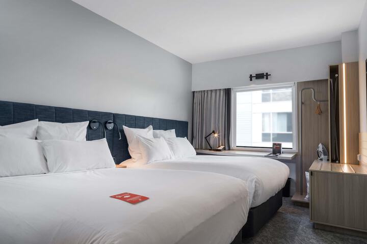 Room 21 of 49