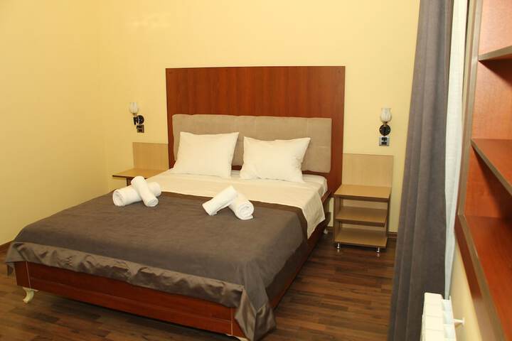 Room 17 of 36