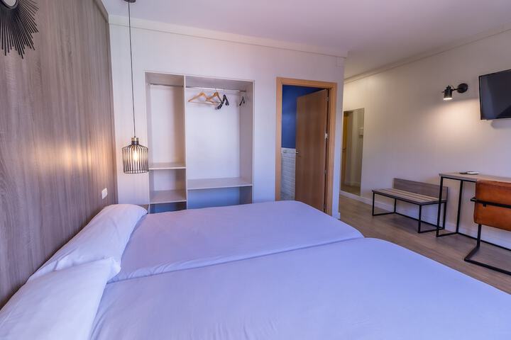 Room 33 of 74