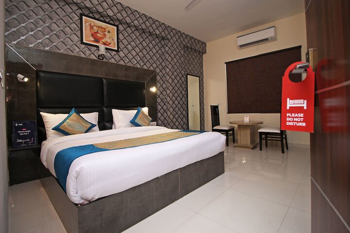 Room 13 of 22