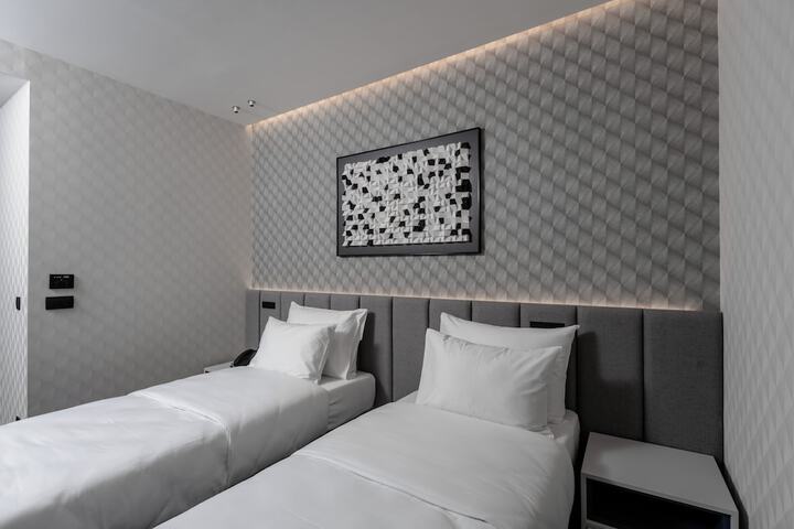 Room 3 of 31