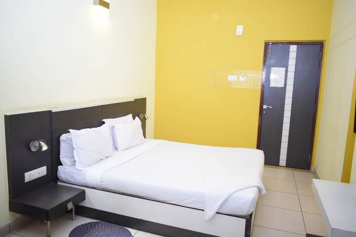 Room 20 of 34