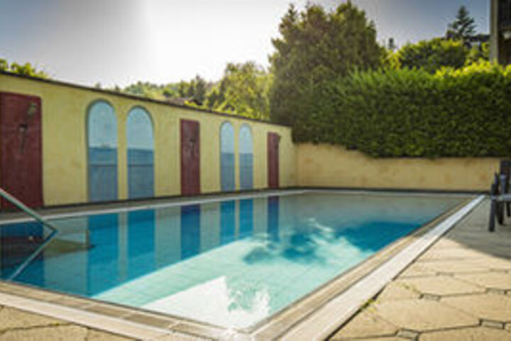 Pool 35 of 41