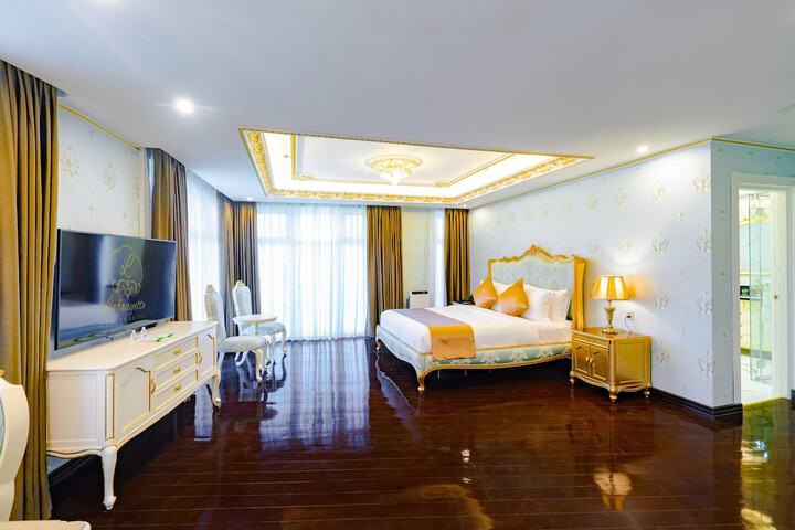 Room 9 of 71