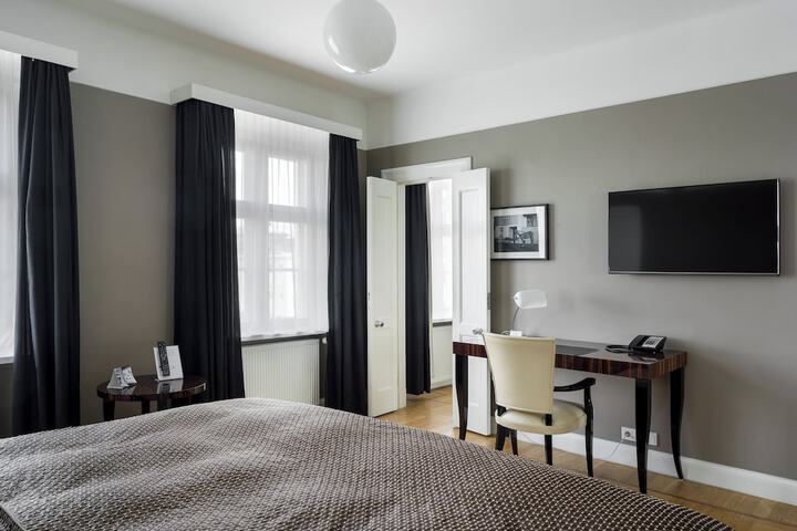 Room 33 of 81