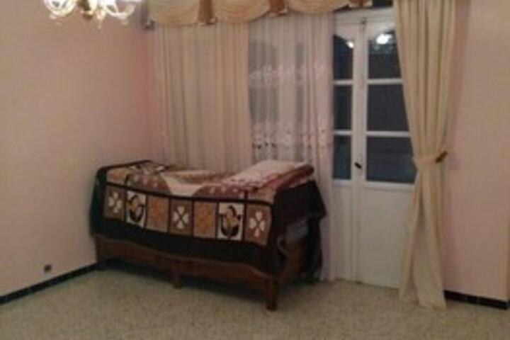 Room 9 of 11