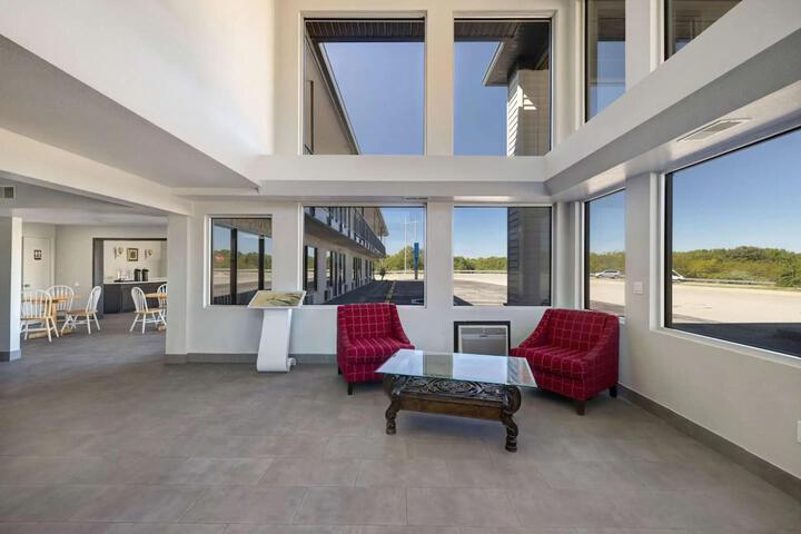 Entrance & Lobby