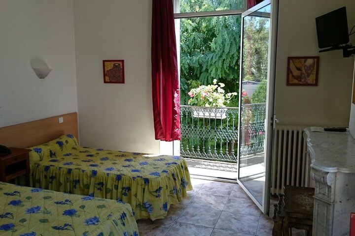 Room 25 of 43
