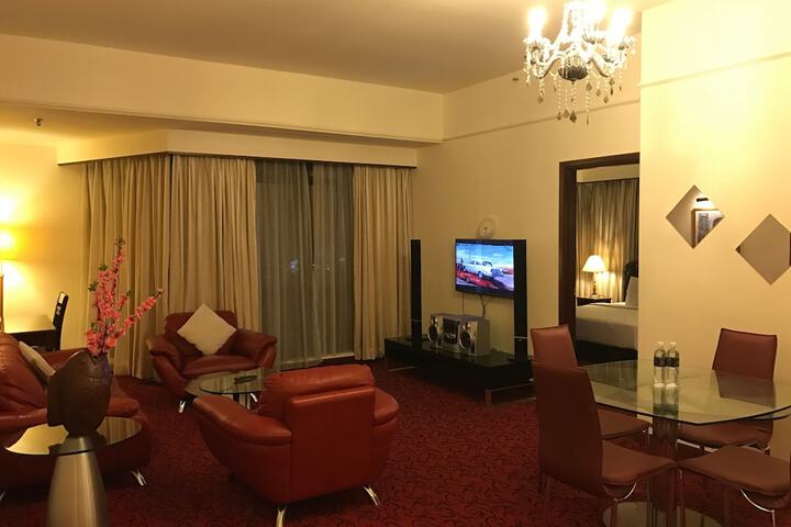 Room 25 of 114