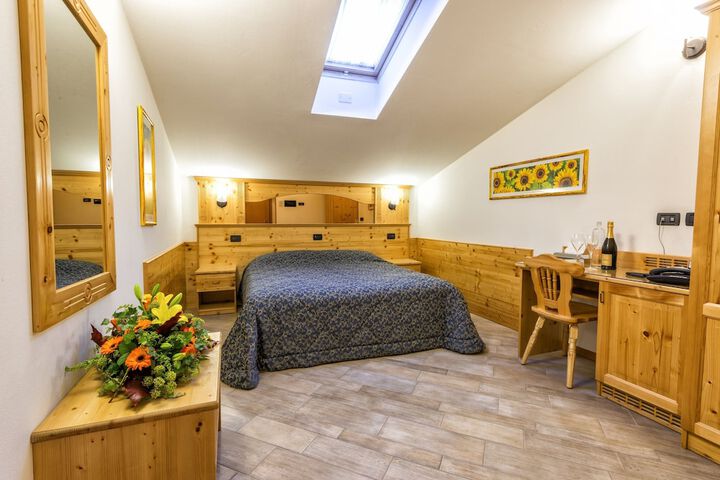 Room 4 of 44