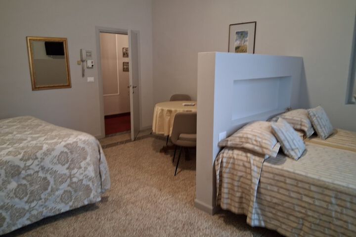 Room 35 of 61