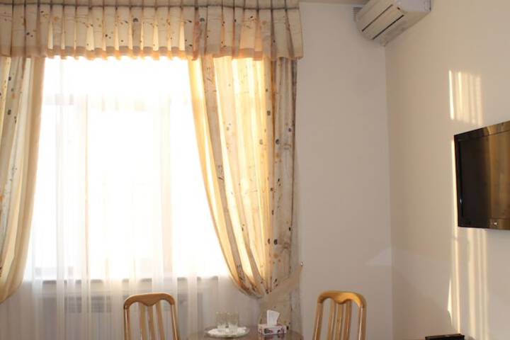 Room 17 of 28