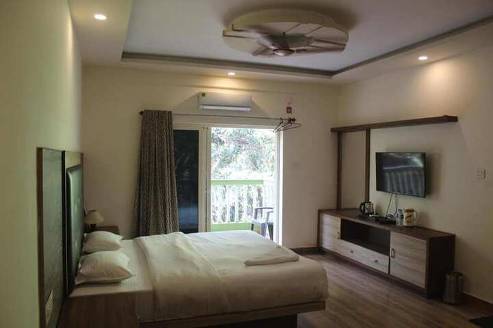 Room 10 of 25