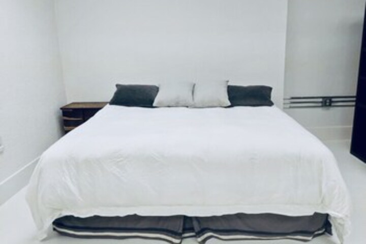 Room 26 of 29