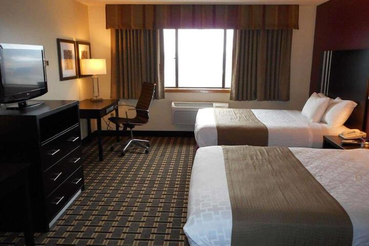 1 King Bed (9 of 42)