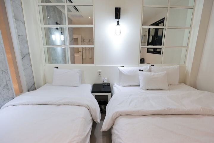 Room 41 of 93