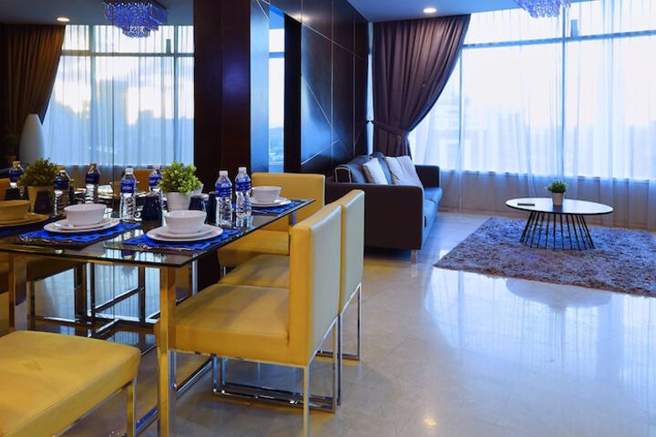 Room 8 of 25