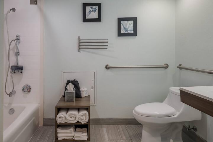 Room 15 of 27