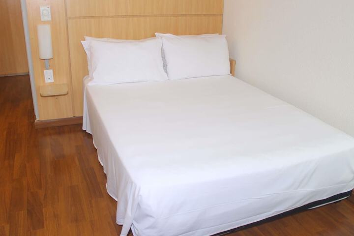 Room 49 of 141