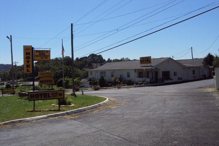 Hotel 8 of 10