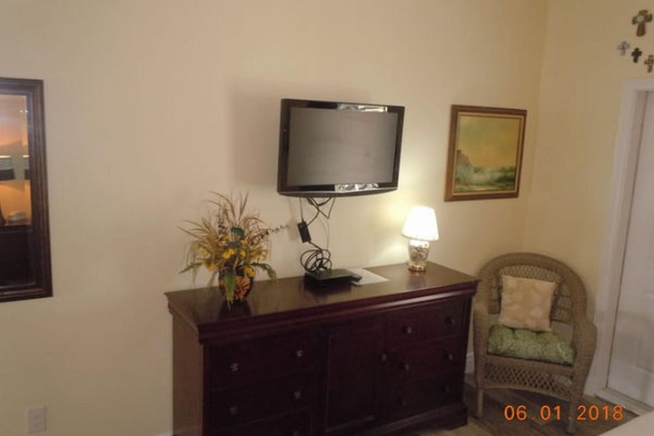Room 70 of 173
