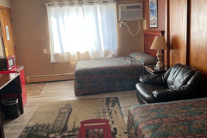 Room 11 of 17