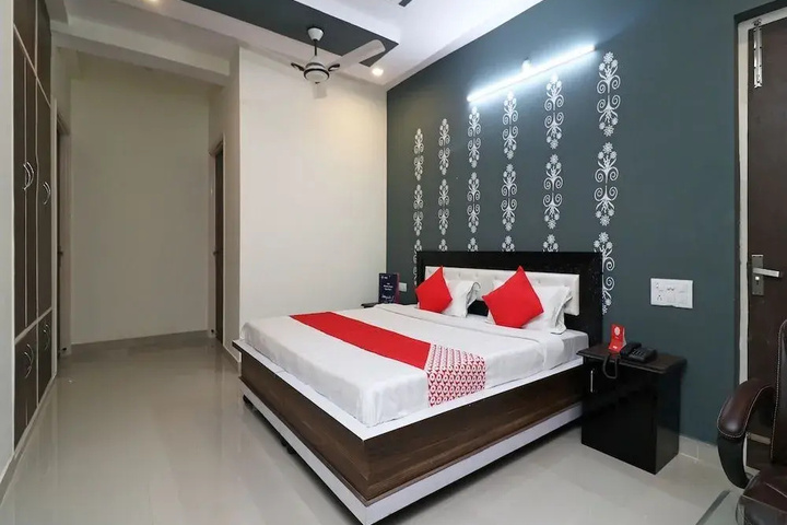 Room 3 of 15