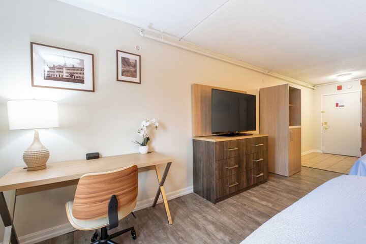 Room 47 of 108