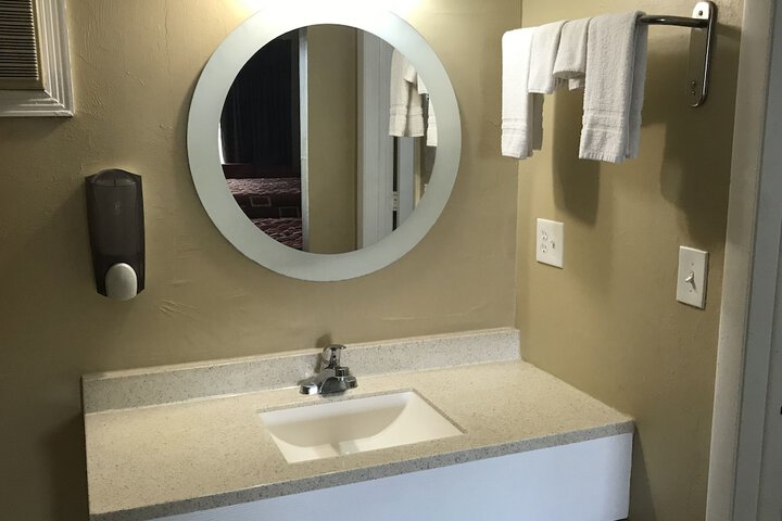 Room 13 of 30