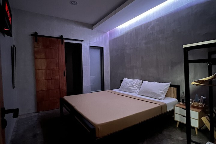 Room 19 of 74