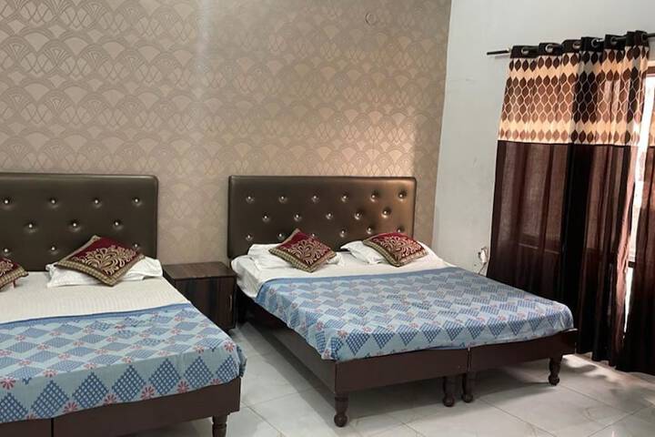 Room 15 of 16
