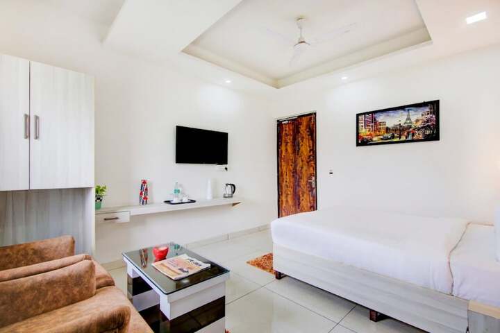 Room 10 of 19