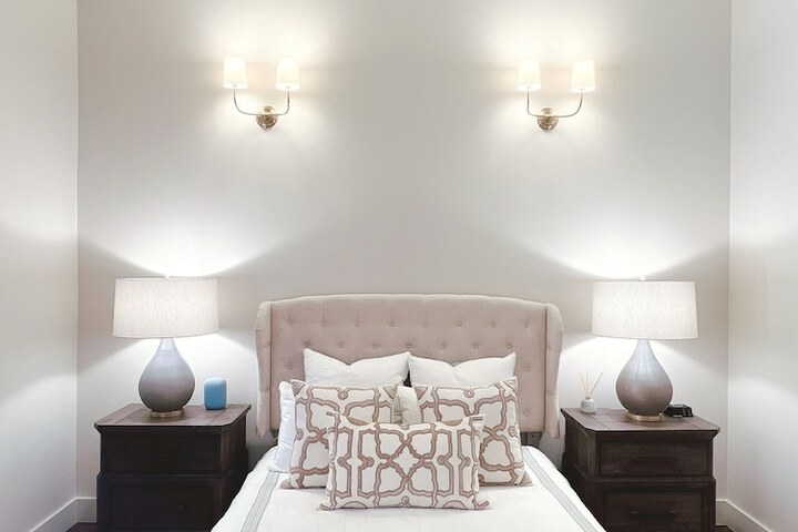 Room 2 of 89