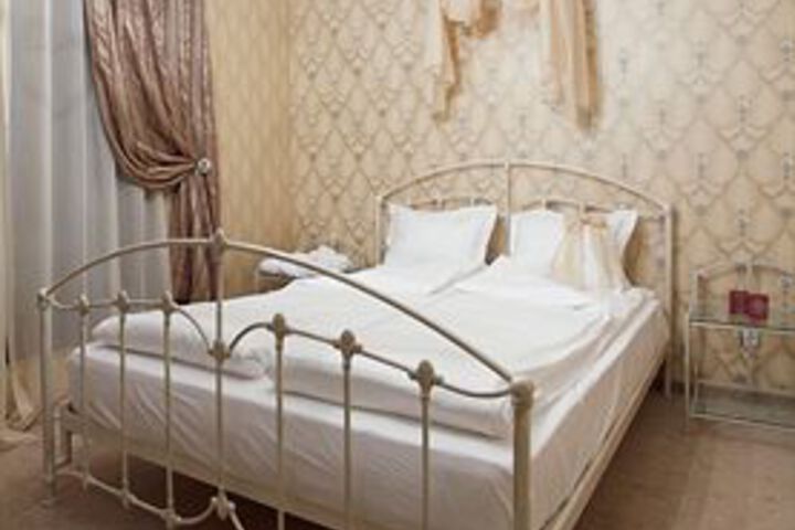 Room 10 of 48