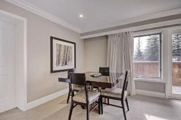 Suite 533 of 547