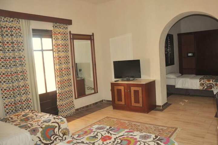 Room 6 of 31